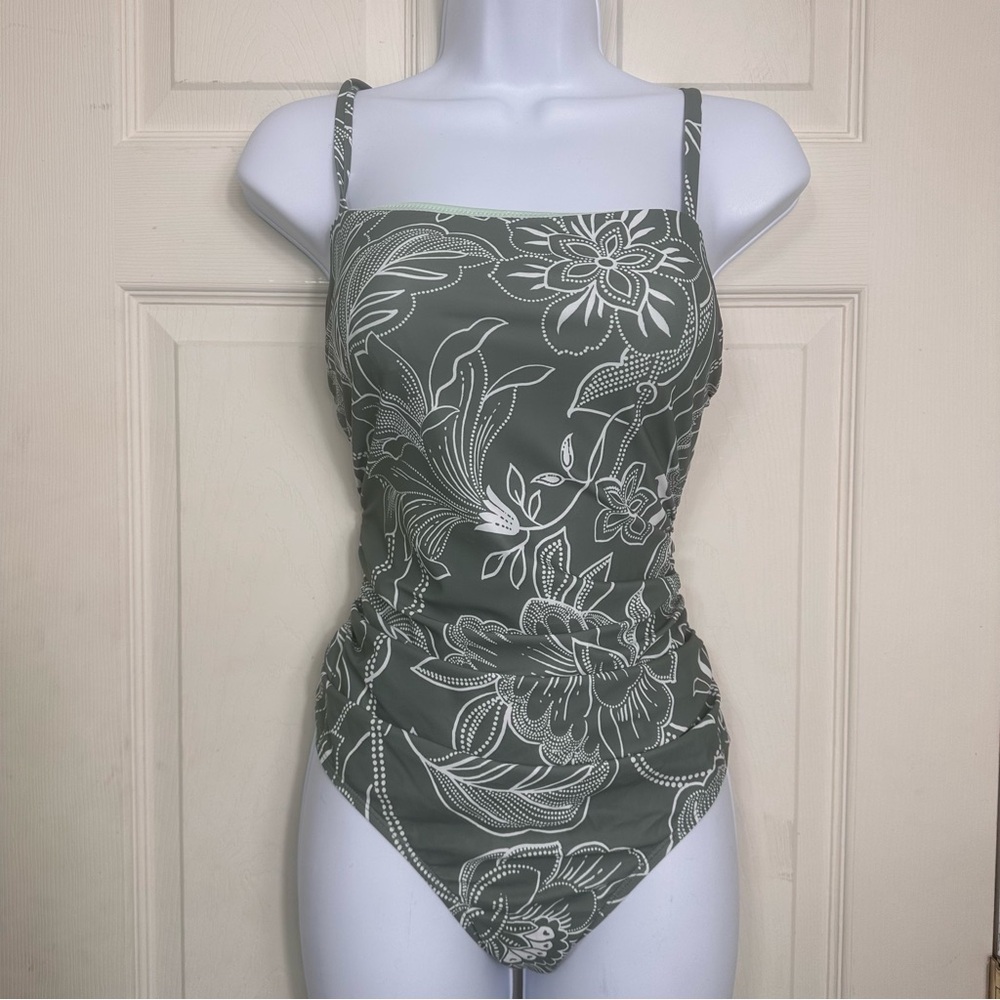 NWT‎ Cupshe 1 Piece Green/white Floral Shirred Cutout Size Medium Swimsuit - Picture 2 of 13